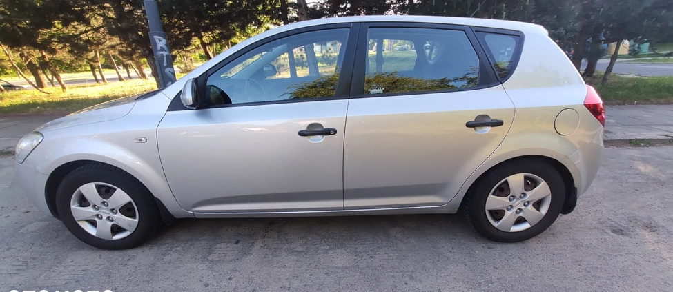 Kia Ceed cena 15500 przebieg: 158800, rok produkcji 2008 z Łódź małe 106